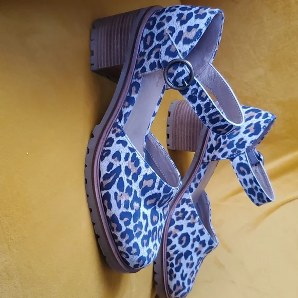 Seychelles Lock and Key Heeled Sandal - Picture 4 of 6